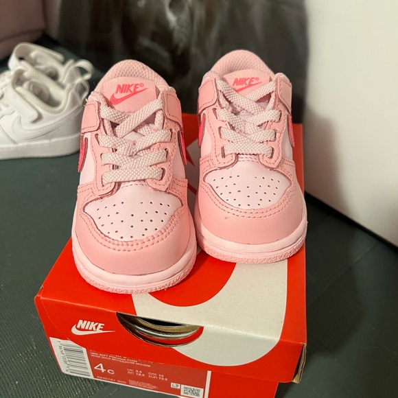 Nike dunks - Picture 2 of 3